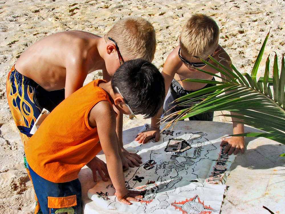 eco-friendly summer activities, fun in the sun, summer activities, treasure hunt